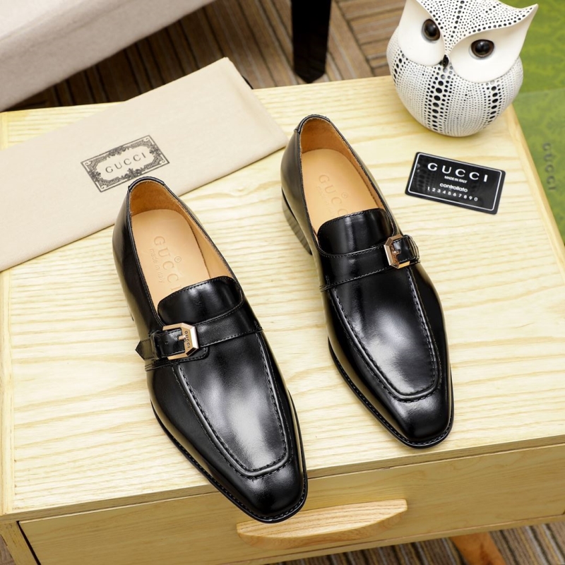 G*u*i leather shoes